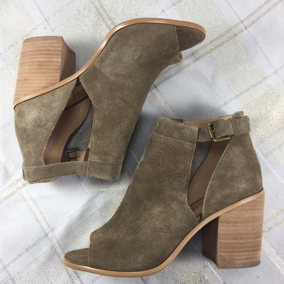 Sole Society Shoes - Sole Society taupe open toe bootie